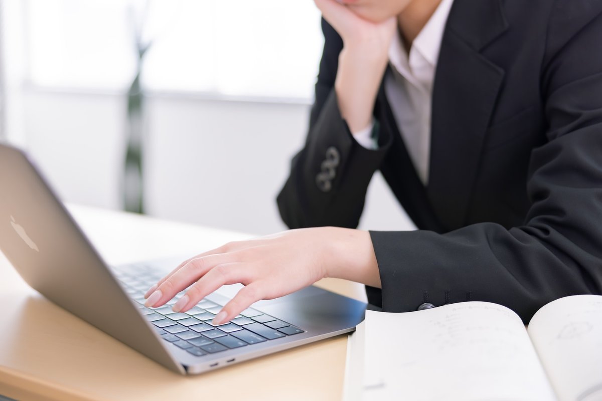 GraphQL vs REST【2025実運用比較】:性能・保守・セキュリティ・コストの意思決定ガイド